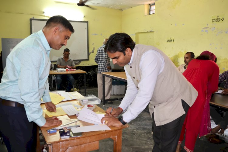 शांतिपूर्ण संपन्न हुआ मतदान, कांगड़ा जिला प्रशासन के थे पुख्ता इंतजाम