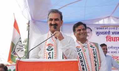 ठेकेदार आशीष जनसेवक नहीं, 14 महीने में 135 करोड़ रुपये के ठेके लिये : मुख्यमंत्री