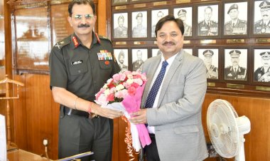 डीसी-एसपी ने लेफ्निेंट जनरल देवेंद्र शर्मा से की शिष्टाचार भेंट