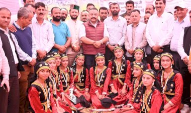 शिक्षा मंत्री ने 1.55 करोड़ से बने झड़ग-नकराड़ी स्कूल के भवन का किया लोकार्पण