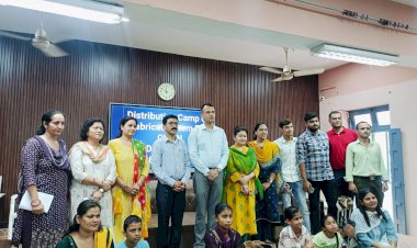 विशेष आवश्यकता वाले बच्चों को के लिए डिस्ट्रीब्यूशन कैंप ऑफ़ फैब्रिकेटेड आइटम का आयोजन