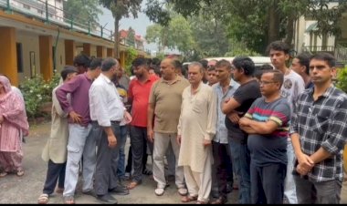 मुहर्रम के दिन हमले के पीडि़त मिले एसपी से,आरोपियों हिरासत में लेने की लगाई गुहार,पुलिस पर कारवाई न क रने का लगाया आरोप..