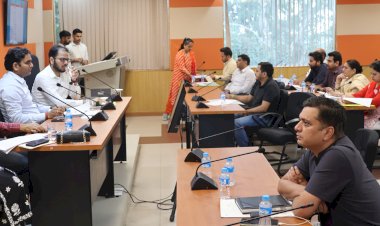 नगर निकायों में पार्किंग, फुटपाथ तथा शौचालय बनाने पर करें फोक्स : डीसी