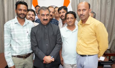 मुख्यमंत्री ने देहरा विधानसभा क्षेत्र के विभिन्न प्रतिनिधिमंडलों से भेंट की