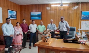 सेर-स्वाहल के रोशन लाल ने रैडक्रॉस के लिए दिए 10 हजार, डीसी ने लोगों से की जिला रैडक्रॉस सोसाइटी से जुड़ने की अपील