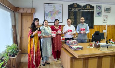 अतिरिक्त उपायुक्त ने हिम औषध के उत्पादों की सराहना की।