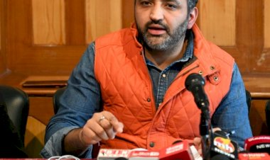 अनुराग के विराट रूप से घबराई कांग्रेस : नंदा