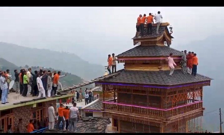 सिरमौर के पंजोड़ में आयोजित शांत यज्ञ में हजारों श्रद्धालुओं किया देवता का जयघोष