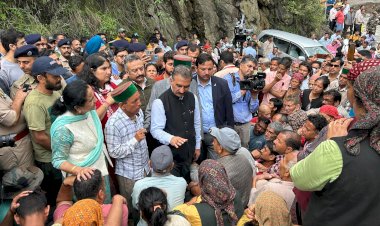 मुख्यमंत्री ने आपदा प्रभावित समेज का दौरा किया,  प्रभावितों को फौरी राहत के रूप में 50 हजार और किराए पर मकान के लिए 5000 रुपये की घोषणा