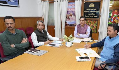 मुख्य सचिव ने आपदा प्रभावित ज़िलों में बचाव एवं राहत कार्यों की समीक्षा की