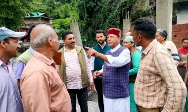 भाजपा प्रदेश अध्यक्ष डॉ राजीव बिंदल ने किया आपदा प्रभावित क्षेत्रों का दौरा