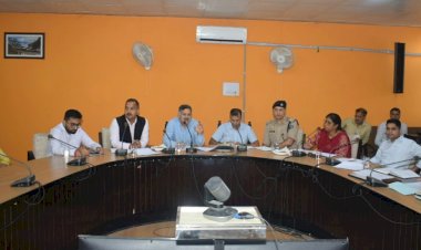 अधिकारी योजनाओं का लाभ पात्र लोगों तक पहुचाने के लिए प्रचार प्रसार सुनिश्चित करें- राजेश धर्माणी