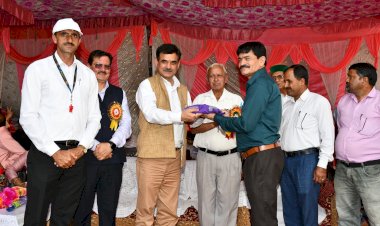 जीवन में प्रगति के लिए शिक्षा तथा खेल के मध्य संतुलन आवश्यक - संजय अवस्थी