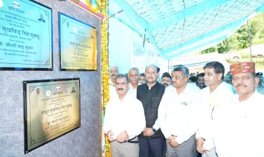 मुख्यमंत्री ने हमीरपुर में 184 करोड़ रुपये की विकासात्मक परियोजनाएं समर्पित की