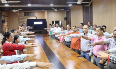 सहायक आयुक्त ने सद्भावना दिवस पर दिलवाई शपथ