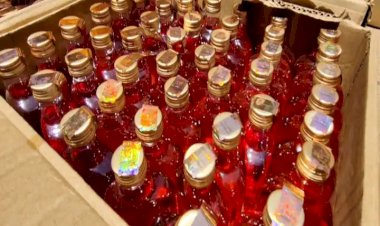 पुलिस ने 10 लीटर कच्ची शराब बरामद की ,आरोपी के हिरासत में