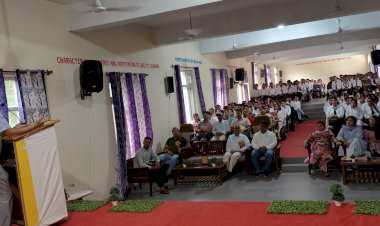 लॉ कॉलेज के विद्यार्थियों को बताईं नालसा की योजनाएं