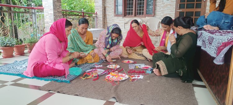 सफलता की कहानी.. वेस्ट से बैस्ट तैयार कर कोठी गांव की महिलाओं ने अपनाई आत्मनिर्भरता की राह