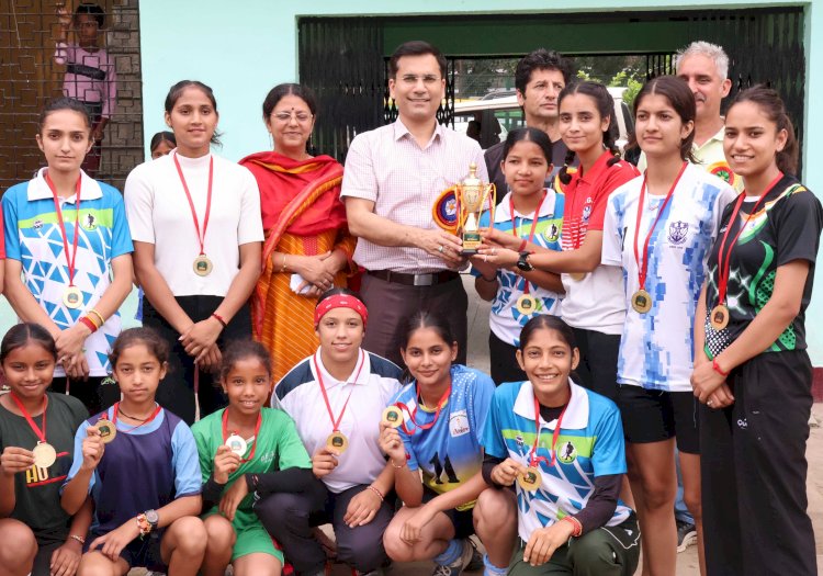 हॉकी स्पोर्ट्स छात्रावास सुंदरनगर ने जीती पड्डल मैदान में आयोजित हॉकी प्रतियोगिता