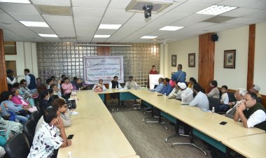 गेयटी थियेटर में राज्य स्तरीय कवि सम्मेलन का आयोजन, 50 साहित्यकारों ने लिया भाग