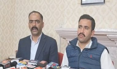 गैर.कानूनी तरीके से बने ढांचे को मस्जिद कमेटी तोडऩे के लिए तैयार,भाजपा पर साधा निशाना केबिनेट मंत्री अनिरूद्ध सिंह व विक्रमादित्य सिंह मीडिया से हुए रूबरू