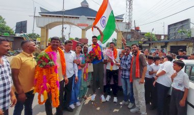 ऊना पहुंचने पर स्टार पैरा एथलीट निषाद का गर्मजोशी से स्वागत