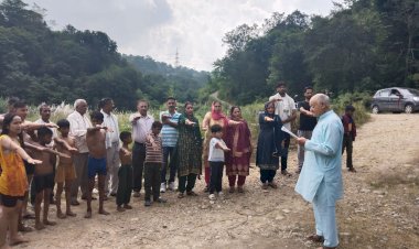 ग्राम सभा में स्वच्छता पर चर्चा, जलशक्ति विभाग ने चलाया सफाई अभियान