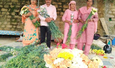 कलठा गांव के रविन्द्र ने फूलों की खेती कर चुनी स्वरोजगार व आत्मनिर्भरता की राह