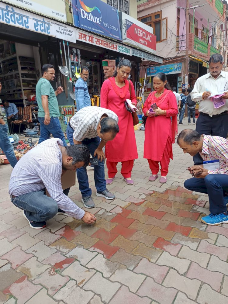 डेंगू से लोग रहे सावधान, विशेष टीम ने किया प्रभावित क्षेत्र का दौरा