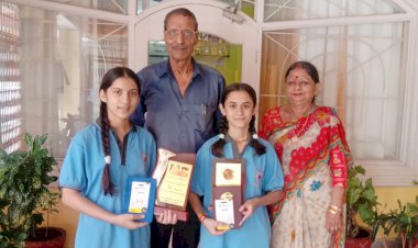 स्वच्छता ही सेवा और नशा निवारण प्रतियोगिता में साधना प्रथम और समीक्षा ने तीसरा स्थान प्राप्त किया