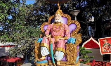 महाराजा अग्रसेन जी की प्रतिमा पर किया माल्यार्पण, जयंती समारोह के दौरान वैश्य सभा द्वारा किया गया हवन यज्ञ