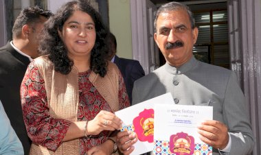 उपायुक्त  कुल्लू ने की मुख्यमंत्री ठाकुर सुखविंदर सिंह सुक्खू  से मुलाकात