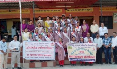 सैनवाला जमा दो स्कूल में छात्राओं को जागरूक किया...