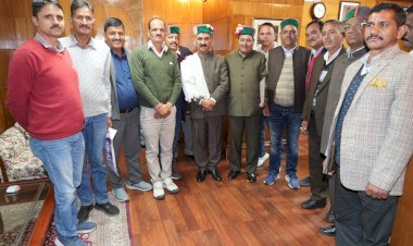 रोहड़ू के प्रतिनिधिमंडल ने मुख्यमंत्री से की भेंट