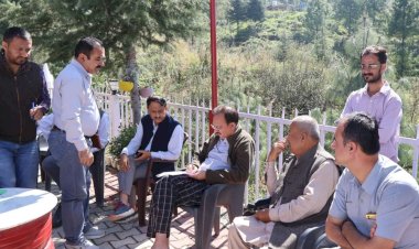 उद्योग मंत्री हर्षवर्धन चौहान ने शिलाई में सुनी जनसमस्याएं