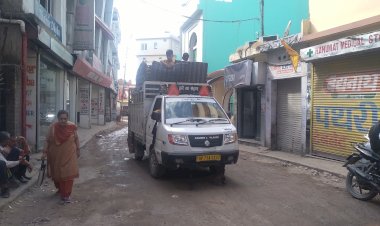 फ़ेस्टिवल सीजन में टारिंग के लिए सड़क खुदाई से लोग खफ़ा, धूल मिट्टी कीचड़ से हो रहे परेशान...टारिंग की गुणवत्ता पर लगे थे सवालिया निशान