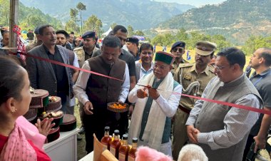 राज्यपाल ने सराहे जाइका के प्राकृतिक उत्पाद -शिमला फ्लाइंग फेस्टिवल में वानिकी परियोजना के स्टॉल का किया लोकार्पण