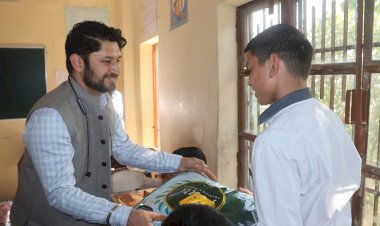 उपायुक्त ने बाल गृह तल्याहड़ तथा विशेष बच्चों के विद्यालय नागचला में बच्चों को बांटी मिठाई