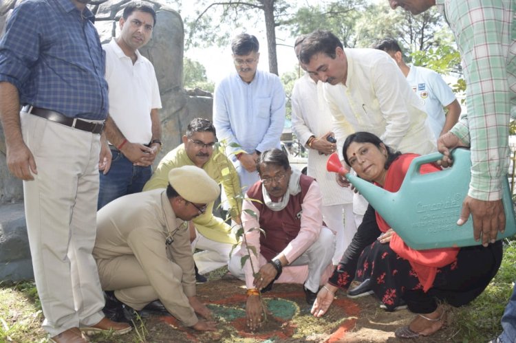 केंद्रीय राज्य मंत्री ने लिया स्वच्छ भारत अभियान में भाग, दिया स्वच्छता का संदेश