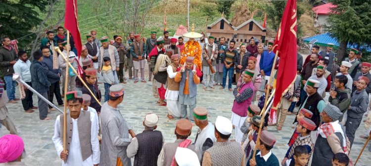 शोभा यात्रा के साथ आरंभ हुआ देवी साहिबा धरेच का आठ दिवसीय मेला