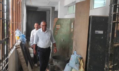 जिला सचिवालय में 20 कमरे किए खाली, जहां-तहां बने शैड भी हटवाए