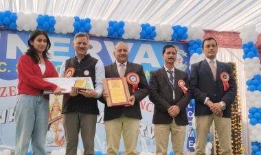 घुमारवी के मिनर्वा स्कूल में  मंत्री राजेश धर्मानी ने नवाजे  होनहार, मंत्री बोले शिक्षा का उद्देश्य बच्चों का समग्र विकास