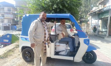 कश्मीर सिंह और अनमोल की कमाई का जरिया बने ई-ऑटो हमीरपुर में परिवहन विभाग अभी तक 22 ई-ऑटो को दे चुका है परमिट