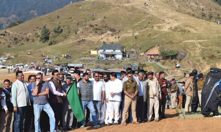 बिलिंग दुनिया की सर्वोत्तम पैराग्लाइडिंग साइटों में शुमार*