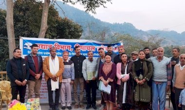 बागवानी सचिव सी0 पाल रासू ने किया धडवाहन शिवा कलस्टर का निरीक्षण... स्थानीय लोगों से किया परियोजना का लाभ उठाने का आह्वान