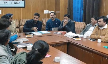 उपायुक्त ने सर्दियों और सूखे से निपटने की तैयारियों को लेकर की समीक्षा बैठक