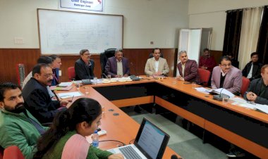 विकास कार्यों में तत्परता दिखाएं पीडब्ल्यूडी के अधिकारी : सुरेश कुमार