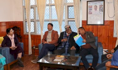 सामाजिक न्याय एवं अधिकारिता मंत्री ने किया कार्यालय का औचक निरीक्षण