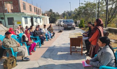 सुजानपुर की बनाल पंचायत में भी प्रशासन चला गांव की ओर