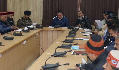 मनाली  में विभिन्न मुद्दों को लेकर एक बैठक का आयोजन
